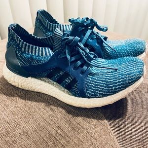 Adidas Ultra boost Women’s 8.5